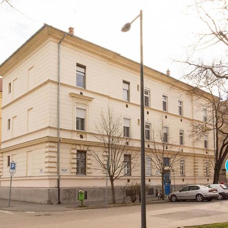 Center Apartman Segedyn Zewnętrze zdjęcie