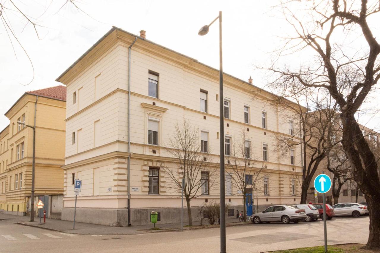 Center Apartman Segedyn Zewnętrze zdjęcie